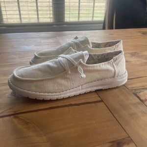 Gypsy Jazz Women’s Cream colored Canvas Sneakers